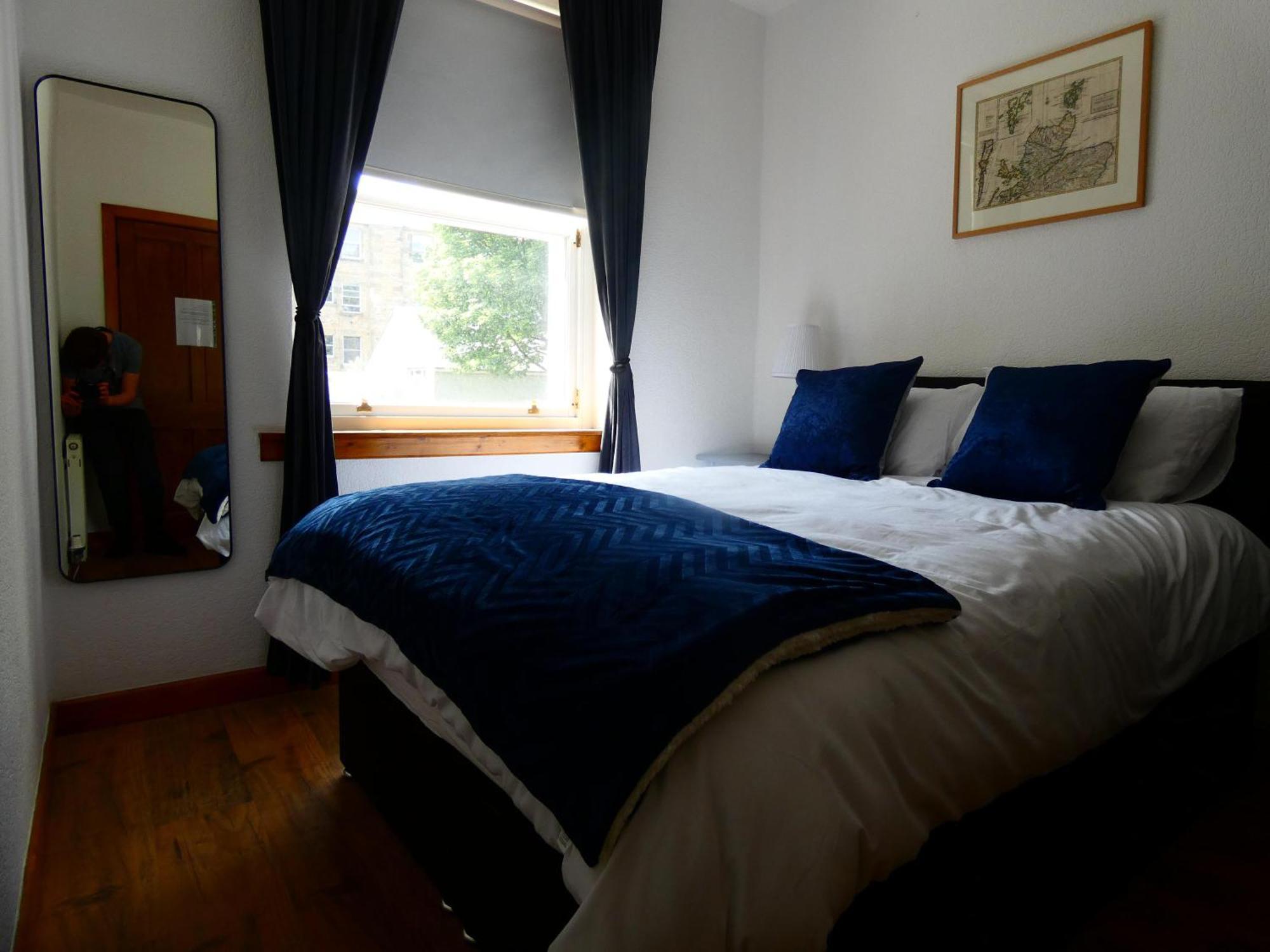 Central 2-Bed Flat In Edinburgh Exterior photo